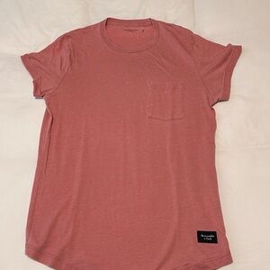 Abercrombie & Fitch Red Short Sleeve Tee